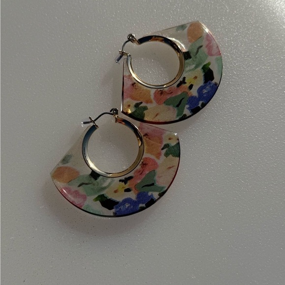 Elegant Brown Earrings with Unique Design - Picture 2 of 7